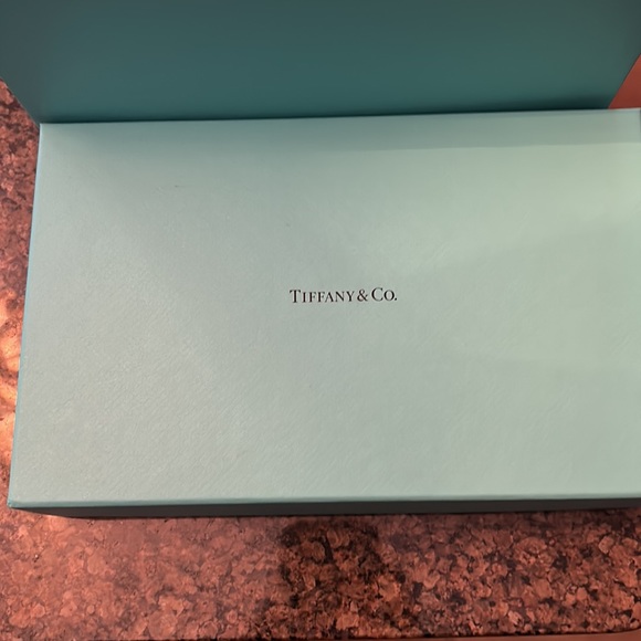 8inch basket weave vase Tiffany n co - Picture 2 of 5